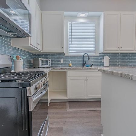 Uptown Cottage Newly Updated Home Near The Strand Galveston Harbor And Utmb ภายนอก รูปภาพ