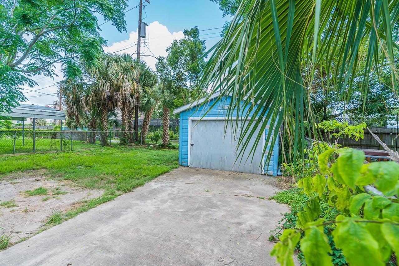 Uptown Cottage Newly Updated Home Near The Strand Galveston Harbor And Utmb ภายนอก รูปภาพ