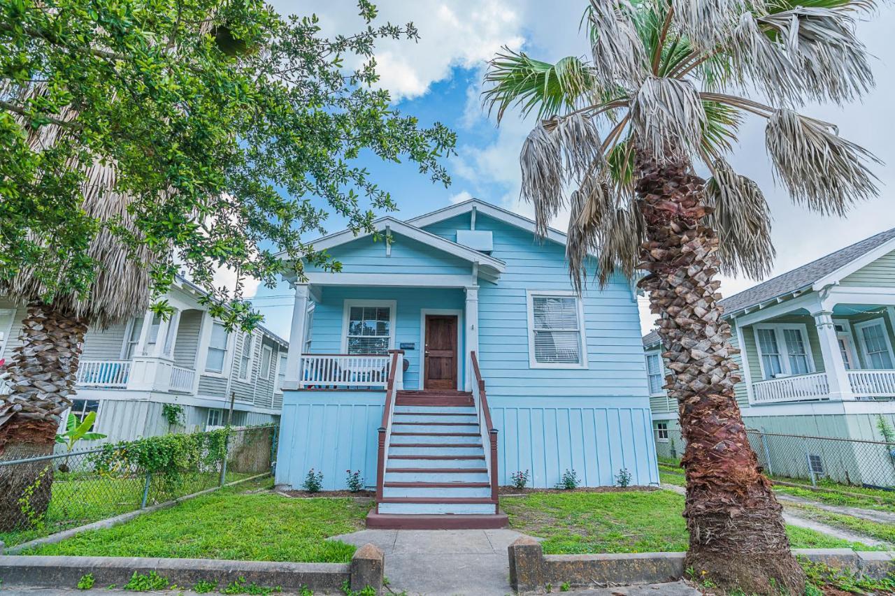 Uptown Cottage Newly Updated Home Near The Strand Galveston Harbor And Utmb ภายนอก รูปภาพ