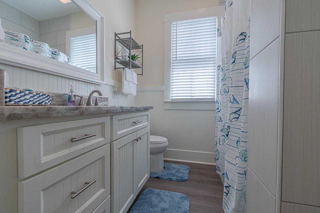 Uptown Cottage Newly Updated Home Near The Strand Galveston Harbor And Utmb ภายนอก รูปภาพ
