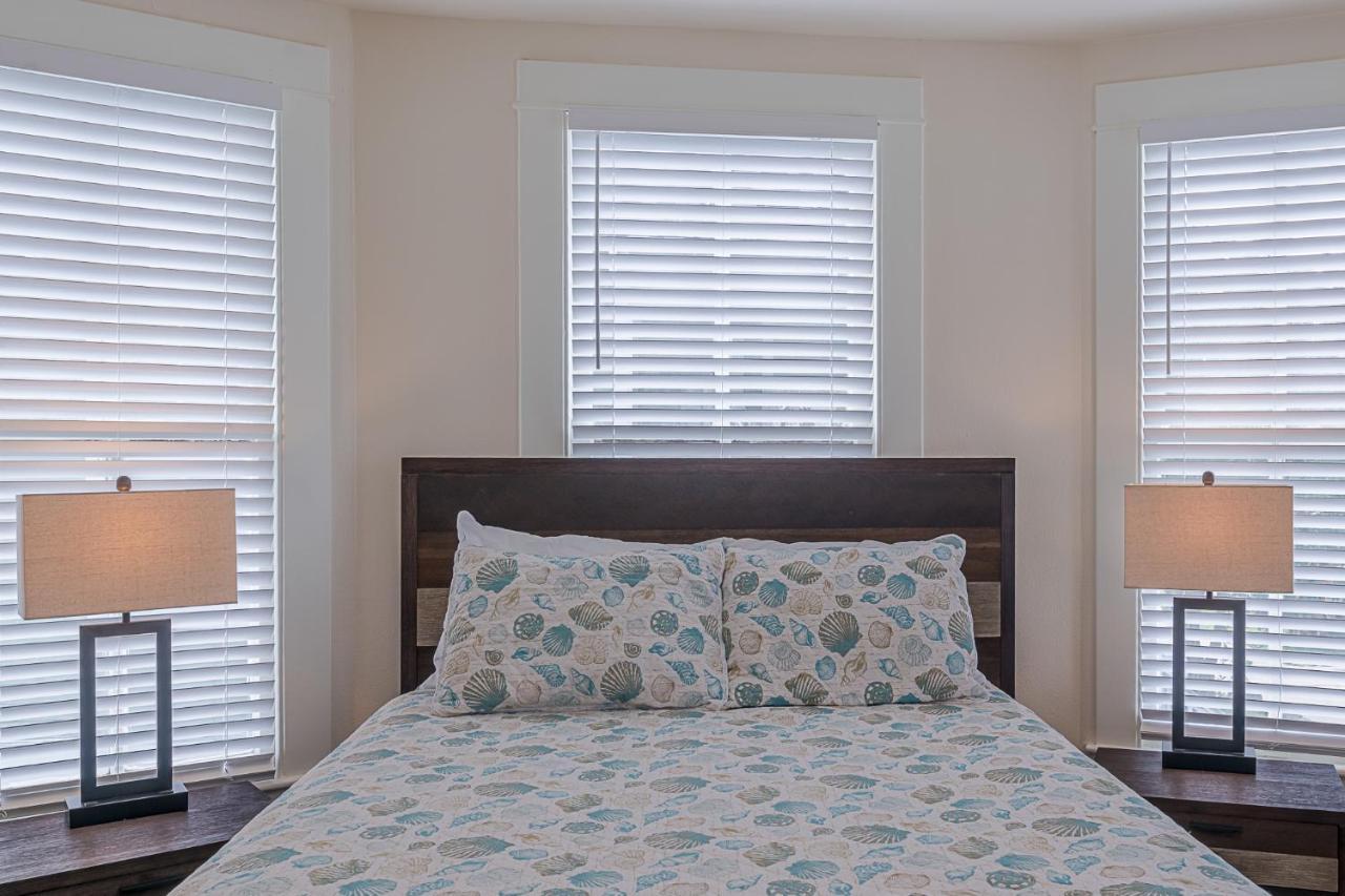 Uptown Cottage Newly Updated Home Near The Strand Galveston Harbor And Utmb ภายนอก รูปภาพ