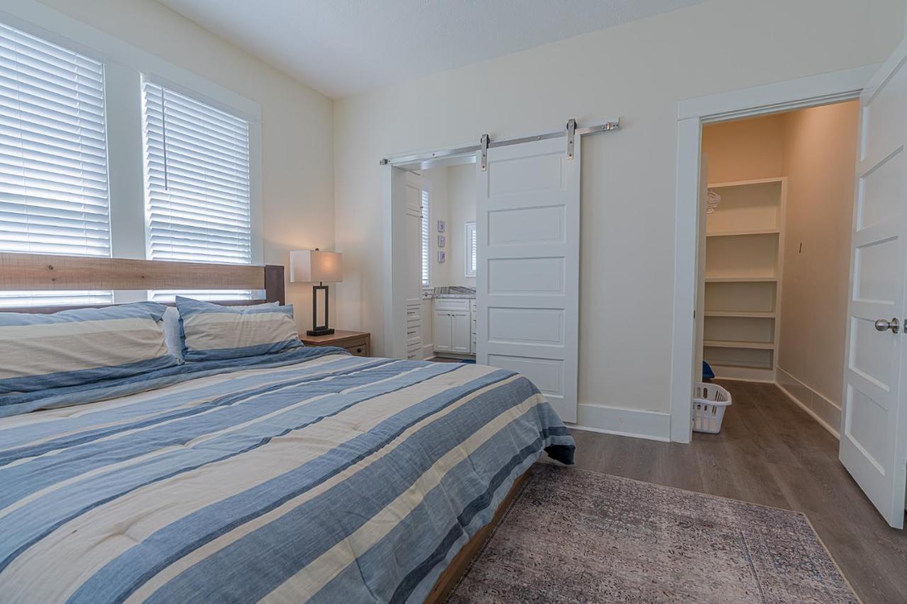 Uptown Cottage Newly Updated Home Near The Strand Galveston Harbor And Utmb ภายนอก รูปภาพ